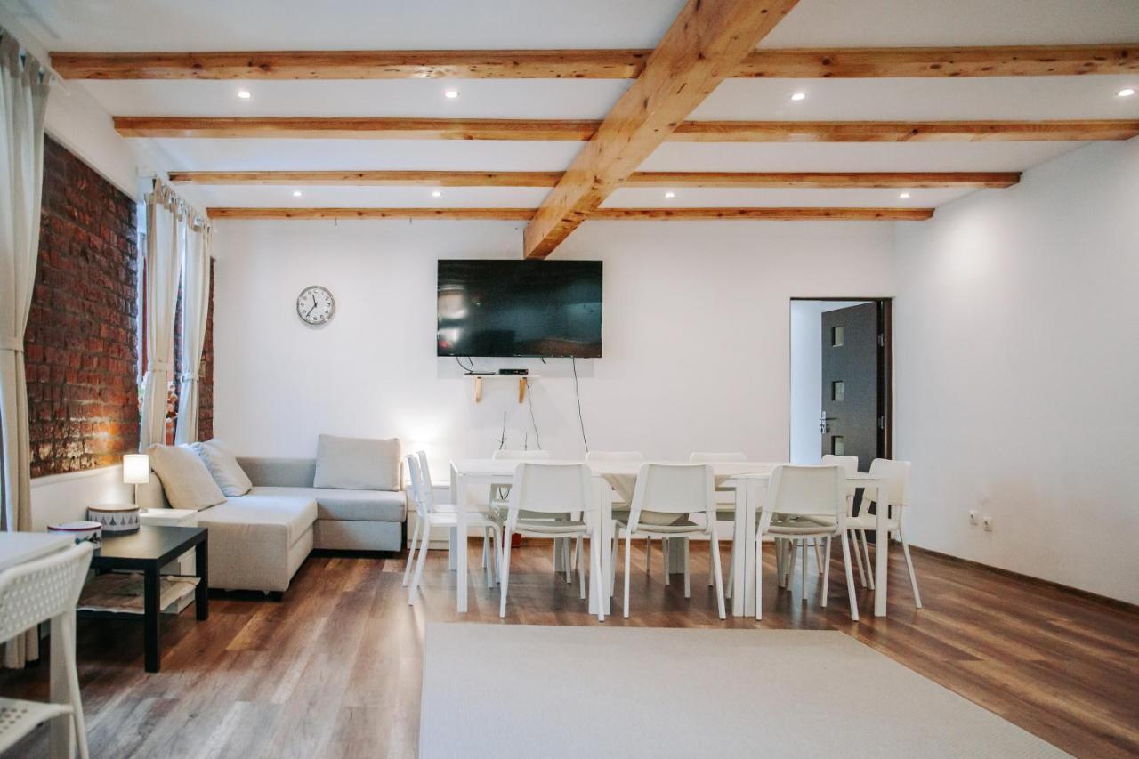 Kali Host Home Away From Home Targu-Mures Bagian luar foto