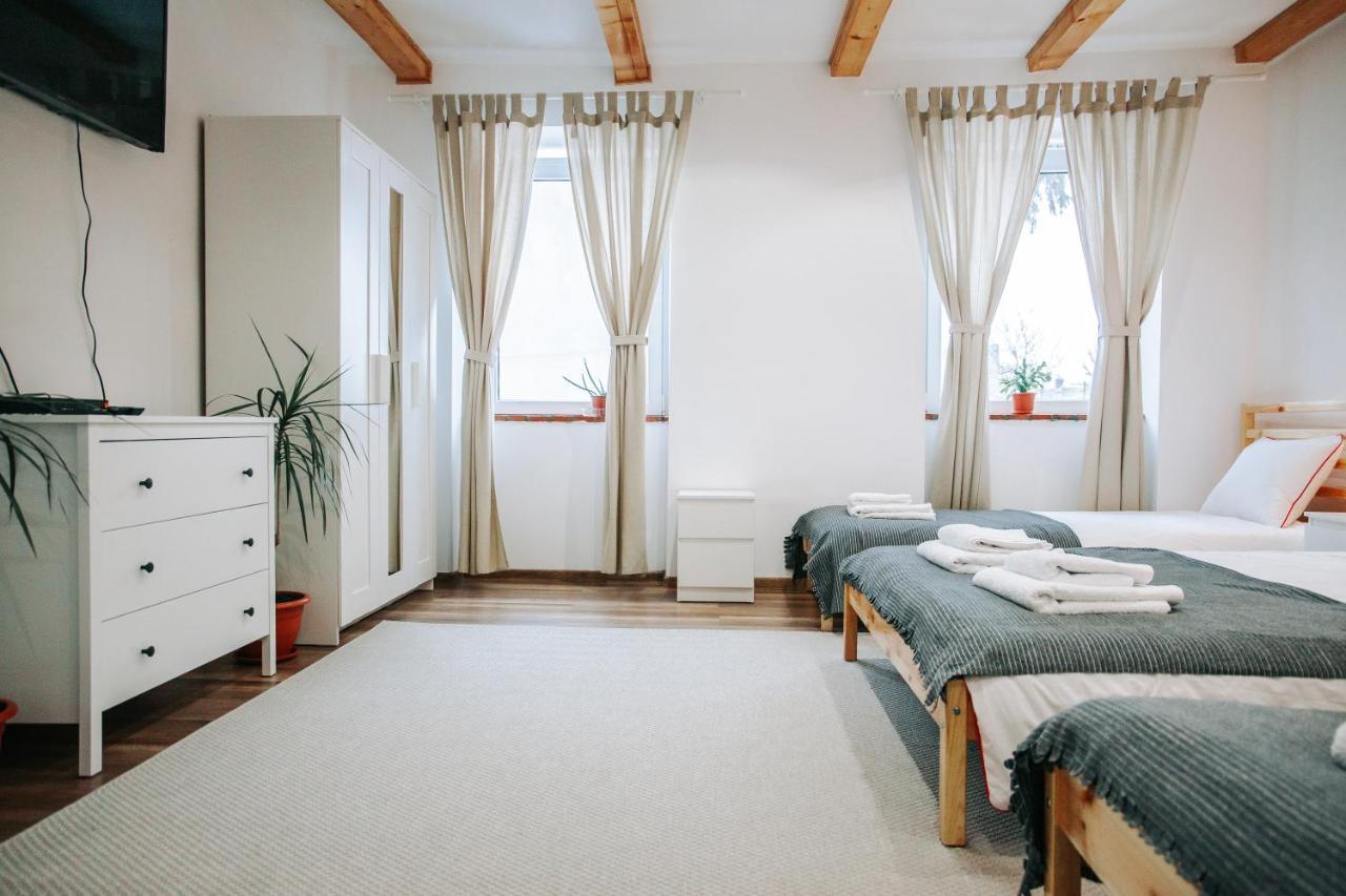 Kali Host Home Away From Home Targu-Mures Bagian luar foto