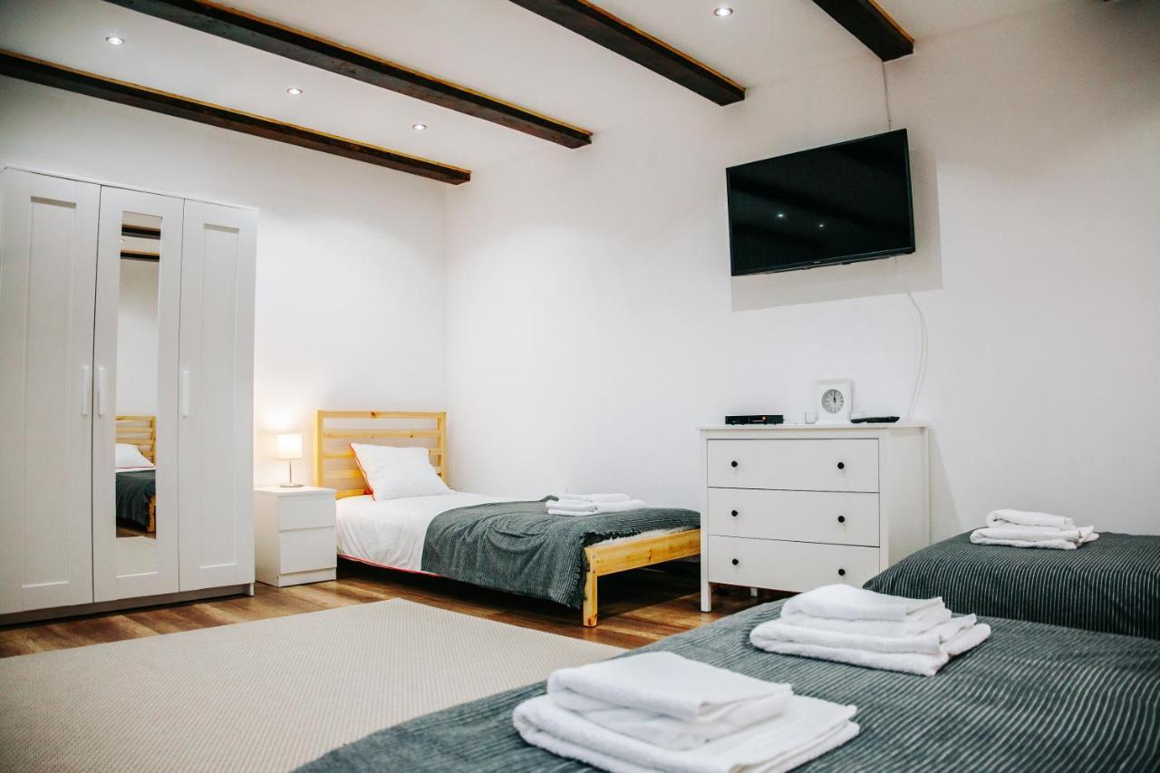 Kali Host Home Away From Home Targu-Mures Bagian luar foto