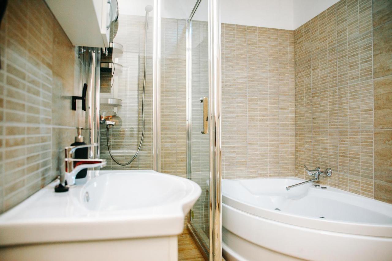 Kali Host Home Away From Home Targu-Mures Bagian luar foto