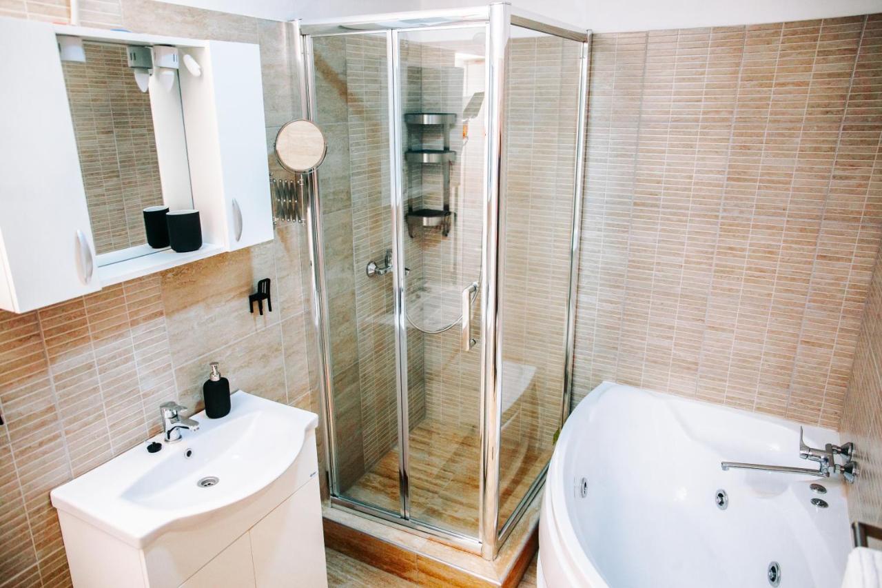 Kali Host Home Away From Home Targu-Mures Bagian luar foto