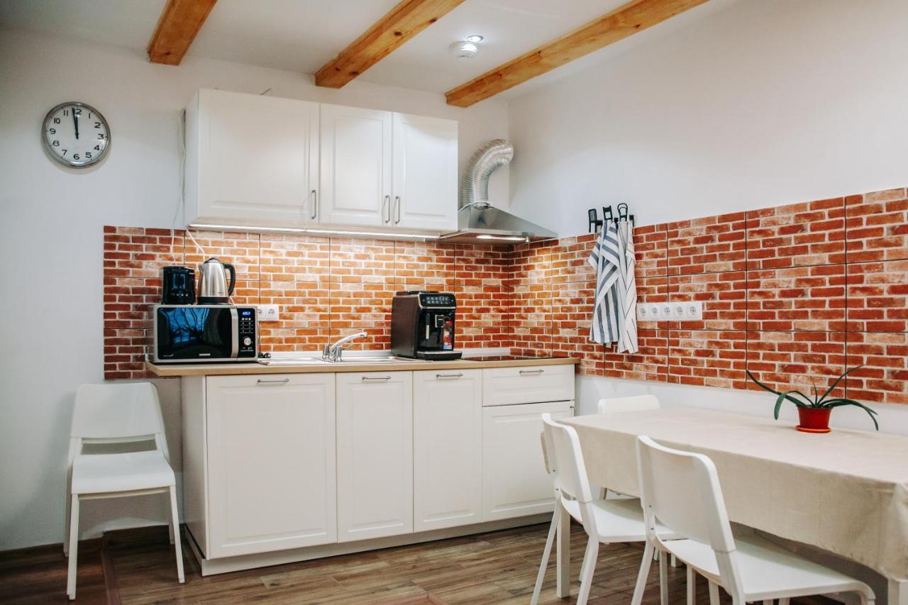 Kali Host Home Away From Home Targu-Mures Bagian luar foto
