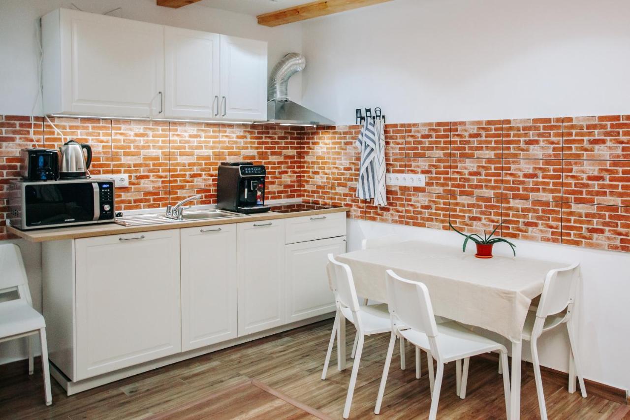Kali Host Home Away From Home Targu-Mures Bagian luar foto