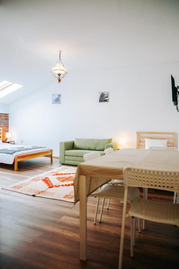 Kali Host Home Away From Home Targu-Mures Bagian luar foto