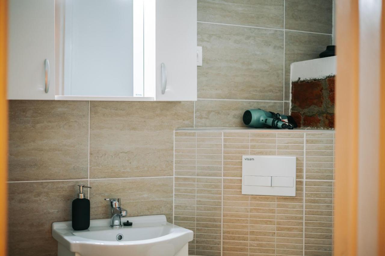 Kali Host Home Away From Home Targu-Mures Bagian luar foto