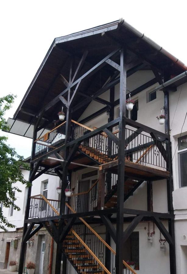 Kali Host Home Away From Home Targu-Mures Bagian luar foto